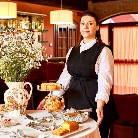 Albergo Trattoria Il Leone Pomponesco Esterno foto