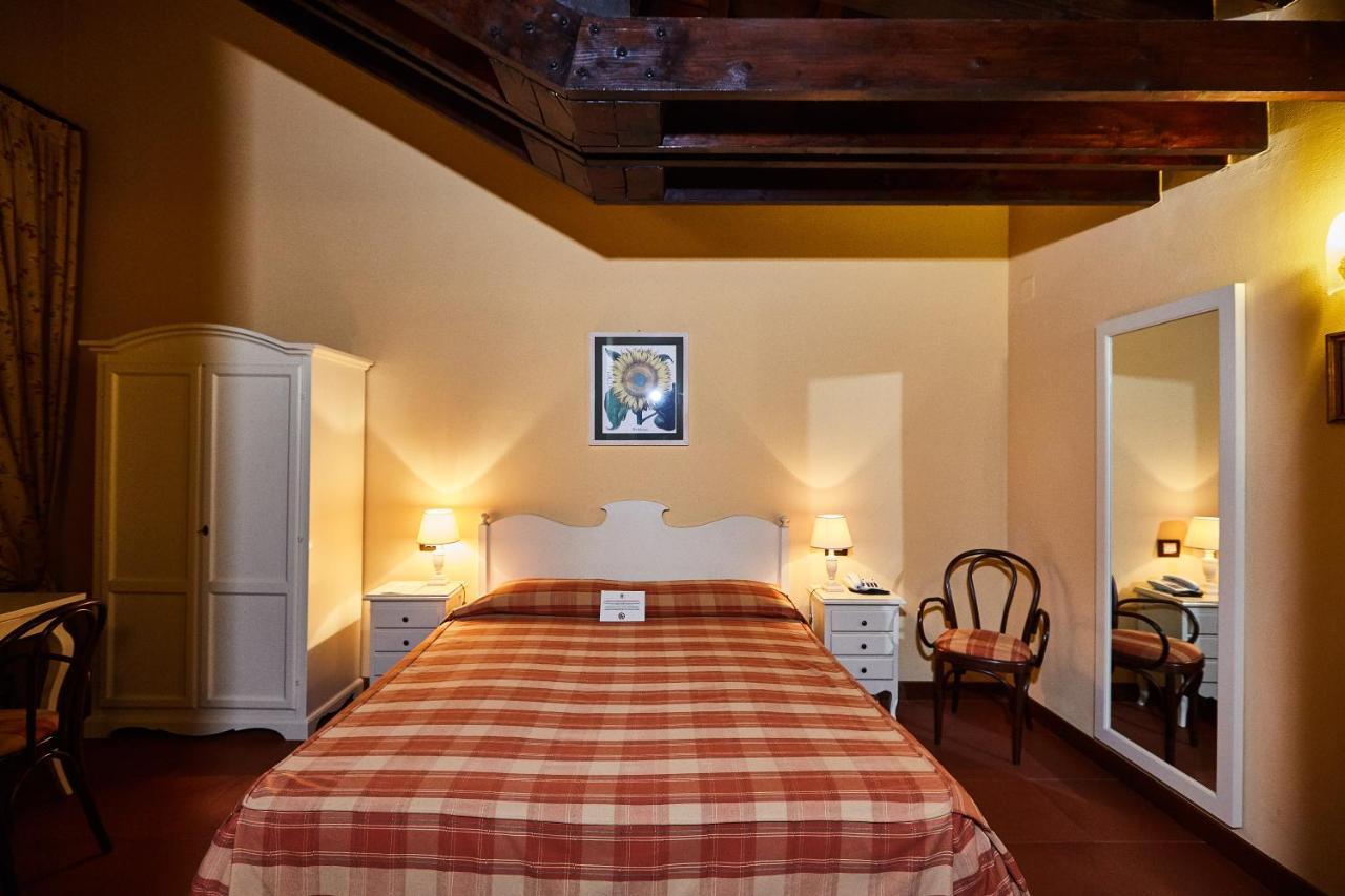 Albergo Trattoria Il Leone Pomponesco Esterno foto