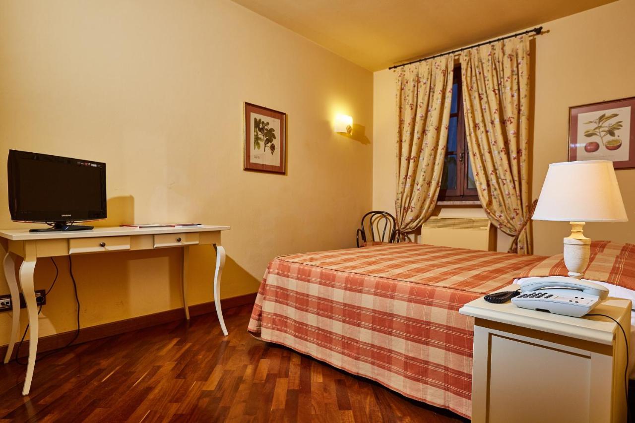 Albergo Trattoria Il Leone Pomponesco Esterno foto