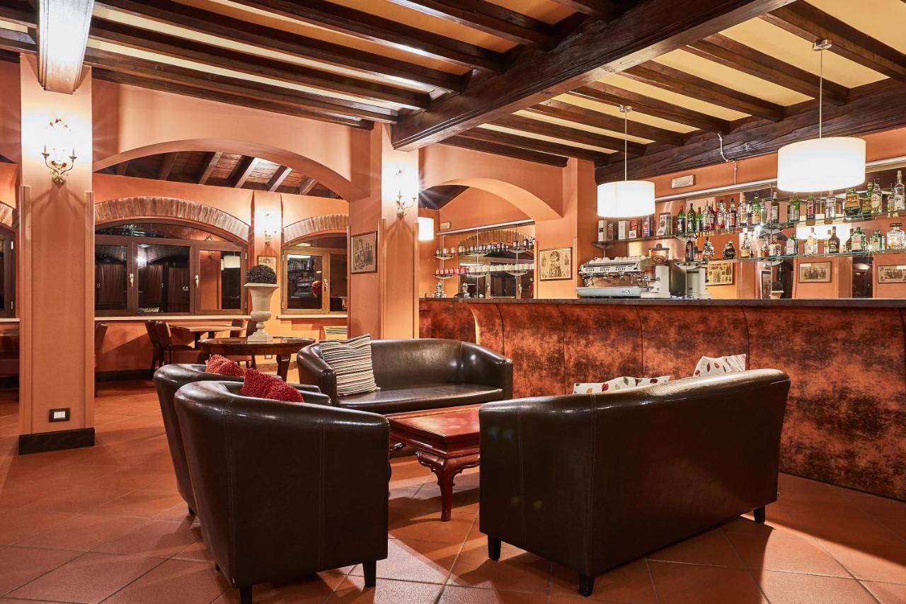 Albergo Trattoria Il Leone Pomponesco Esterno foto