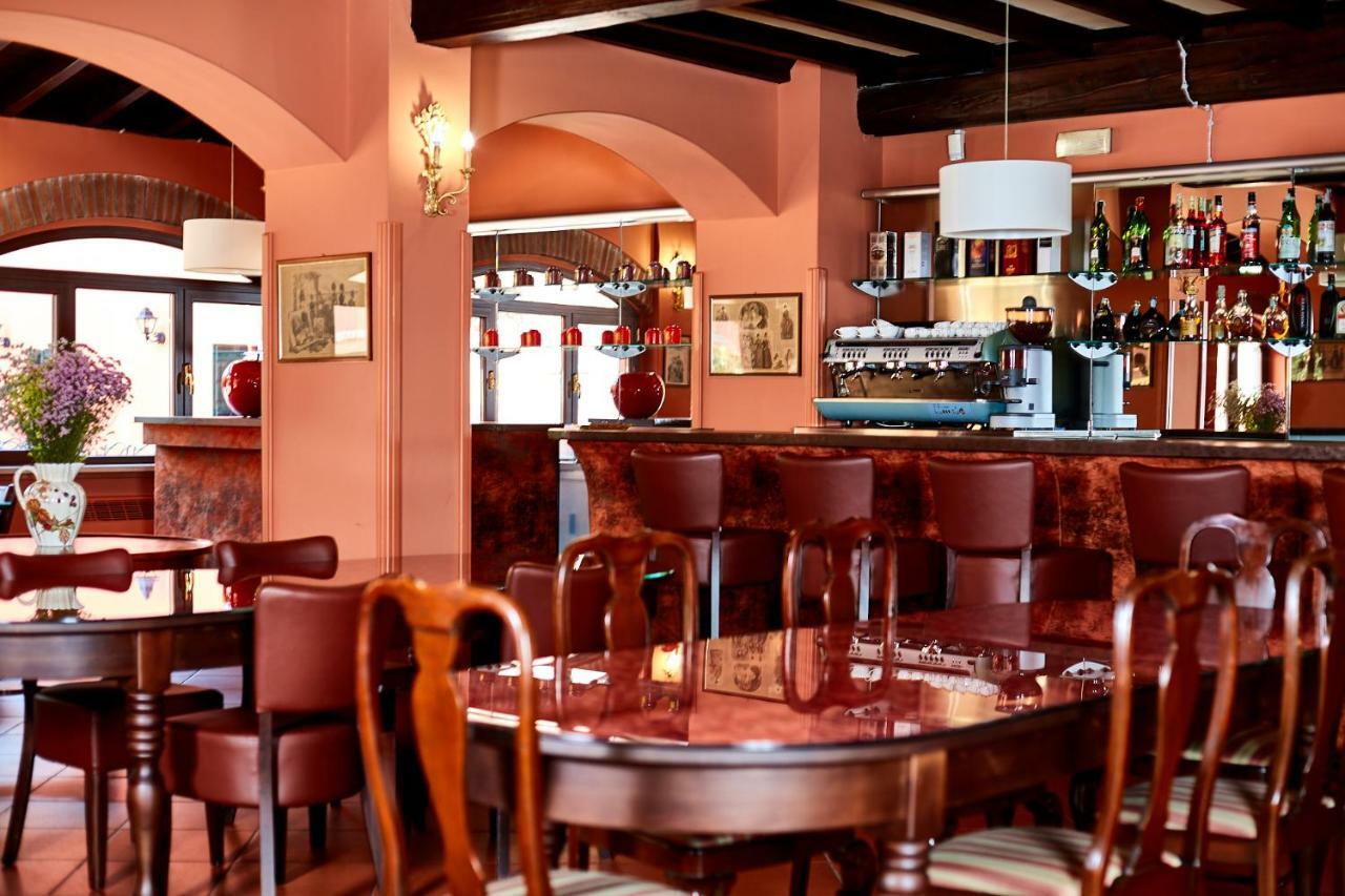 Albergo Trattoria Il Leone Pomponesco Esterno foto