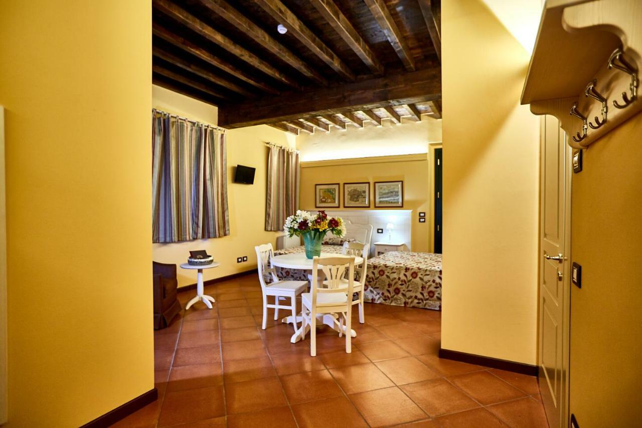 Albergo Trattoria Il Leone Pomponesco Esterno foto