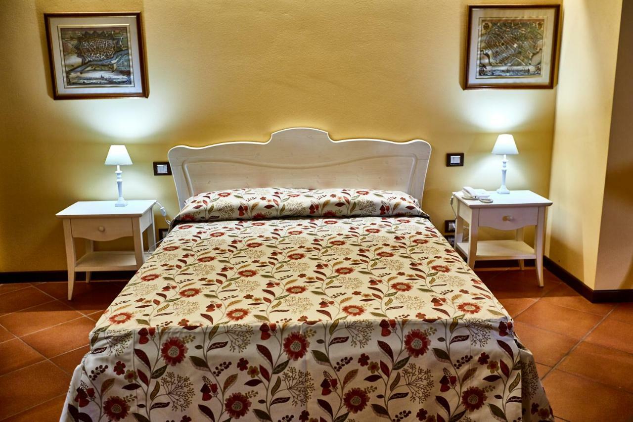Albergo Trattoria Il Leone Pomponesco Esterno foto