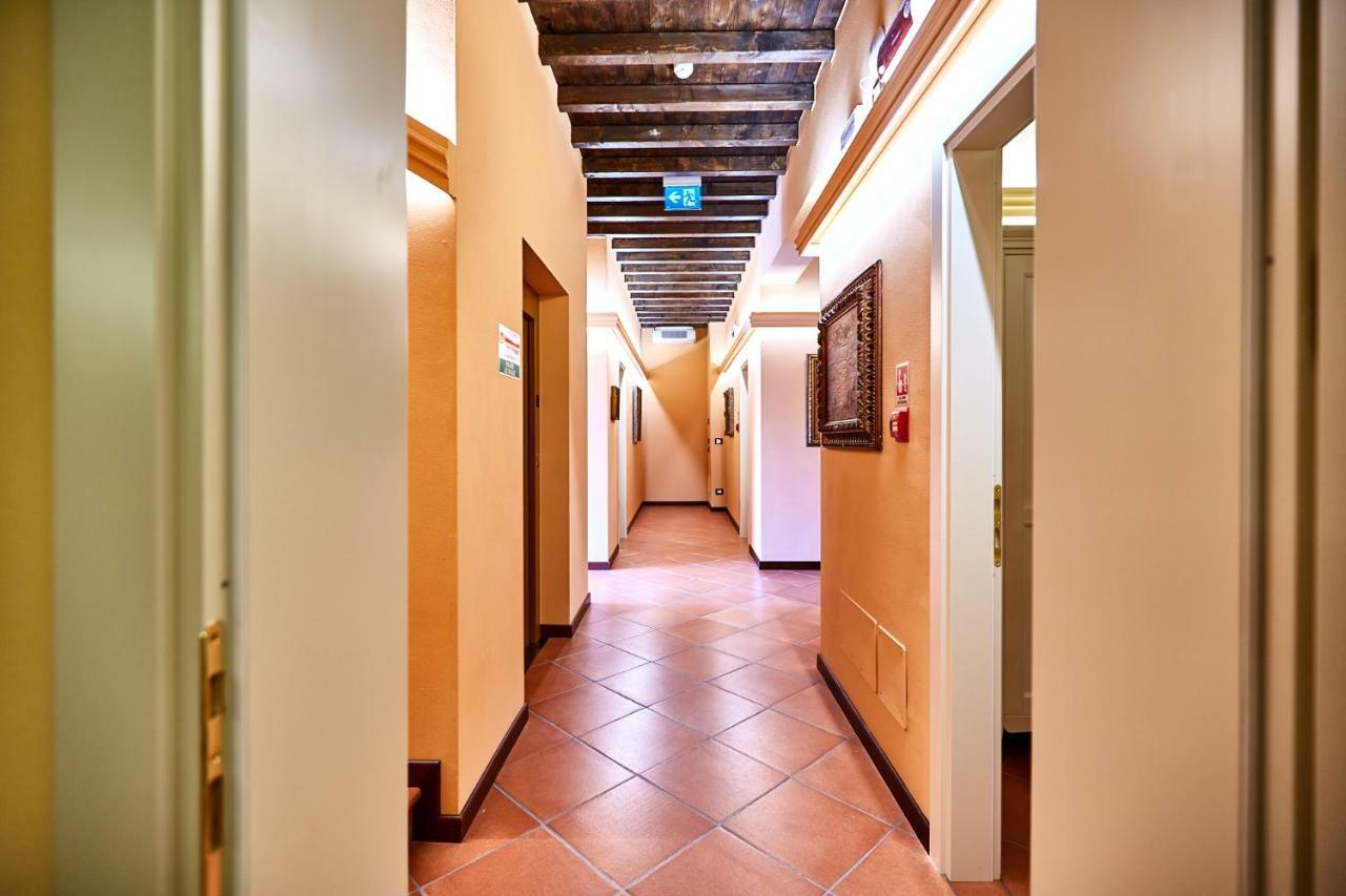 Albergo Trattoria Il Leone Pomponesco Esterno foto